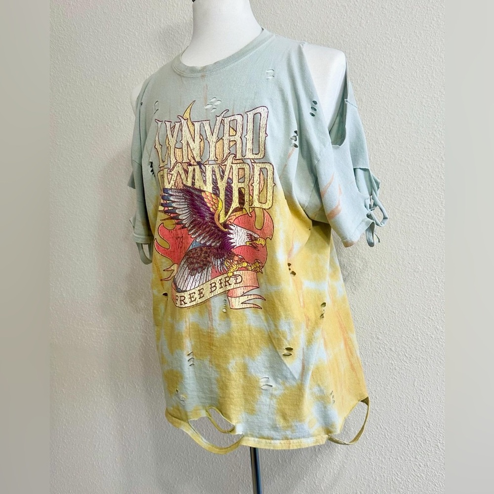 Oversized distressed Band T